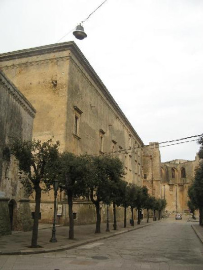 Tricase - piazza Giuseppe Pisanelli - Uno scorcio di Palazzo Gallone